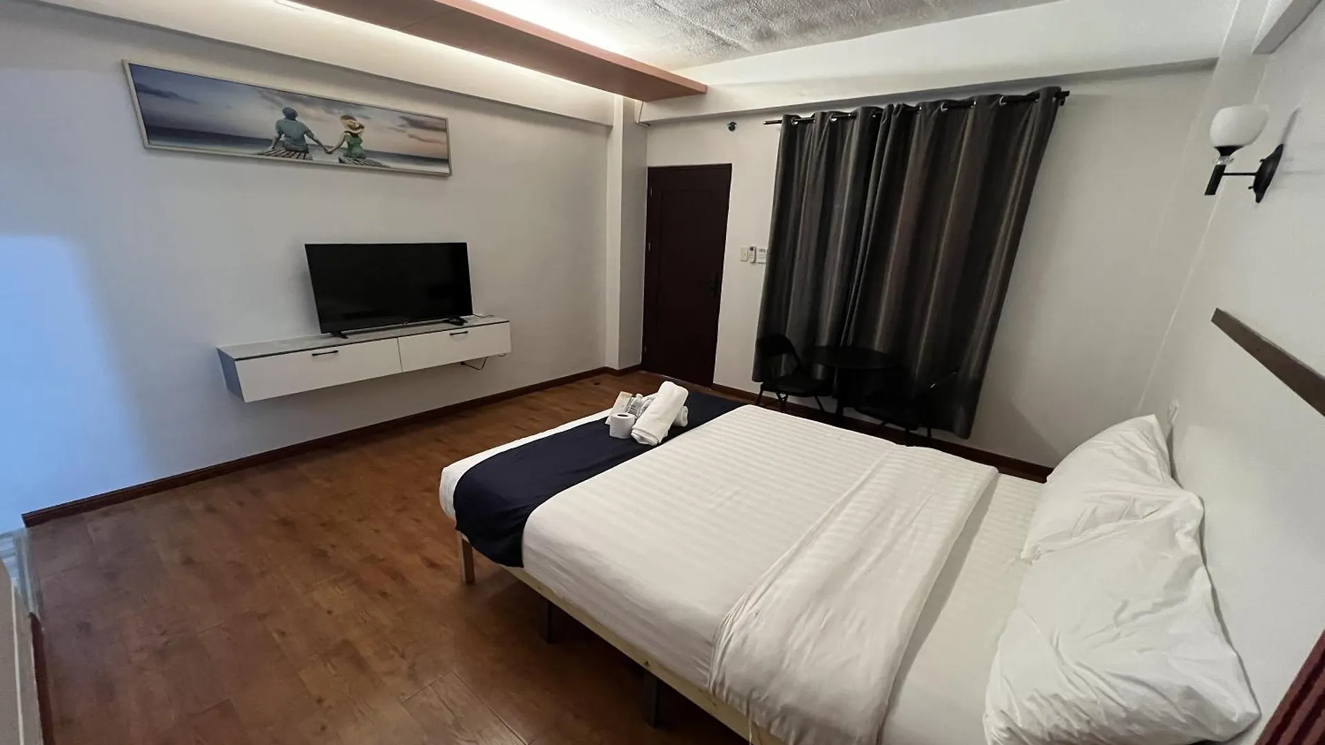 Aparthotel At The Pad Hotel And Resort Angeles