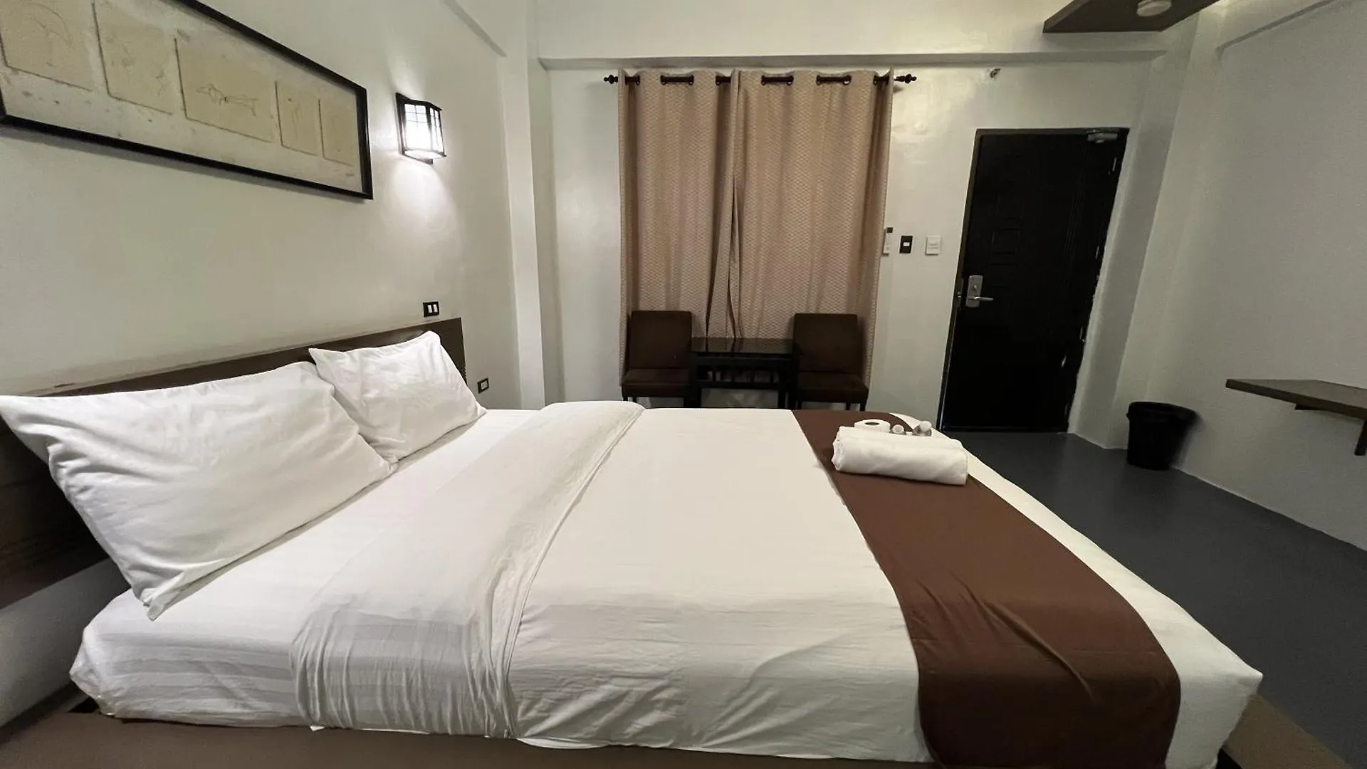 At The Pad Hotel And Resort Angeles